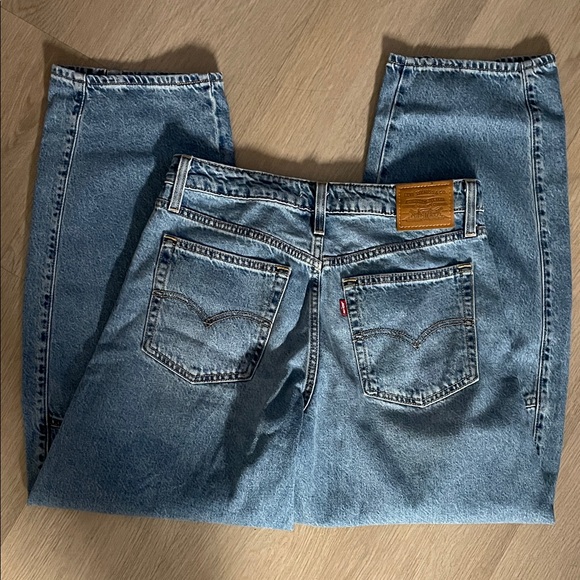 Levi’s baggy dad barrel - NWOT - Picture 4 of 5